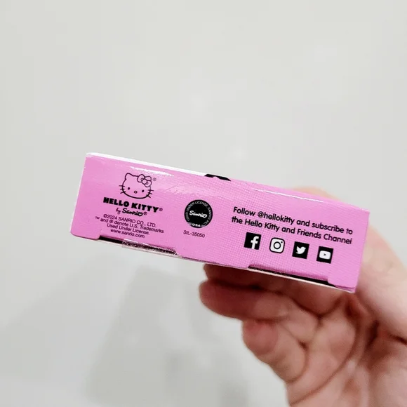 Brand New Sanrio Hello Kitty Apple Watchband White - Picture 5 of 5